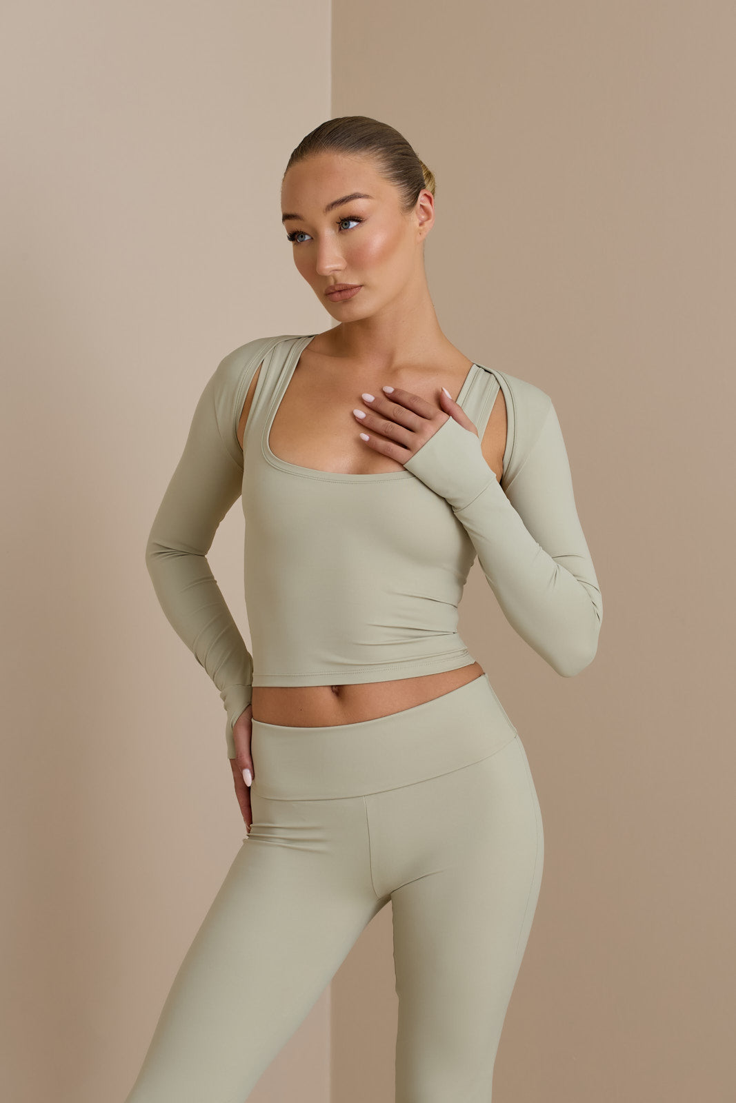 FC ELEVATED EVERYDAY ACTIVE SHRUG | MATCHA